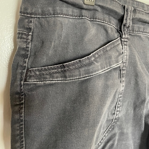 UNIONBAY Gray Cargo Shorts Casual Style SZ 11 - Picture 2 of 9